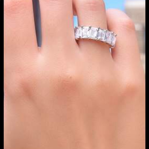 Eternity style ring with Swartski crystal - Picture 1 of 4